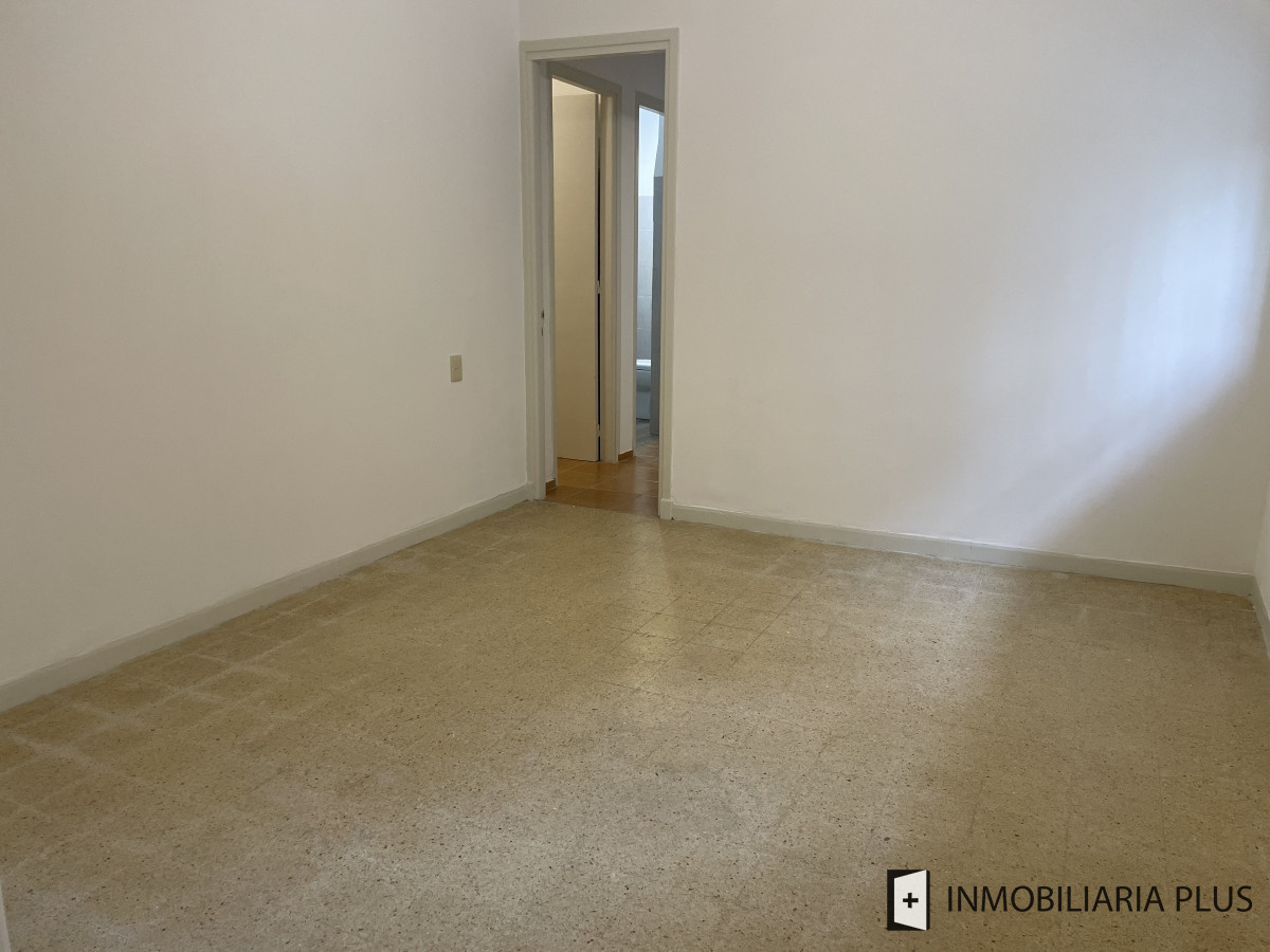 Apartamento ID.1343 - Alquiler de apartamento de 2 dormitorios reciclado en Brandzen y Paullie a 100 mts de 18 de Julio Montevideo
