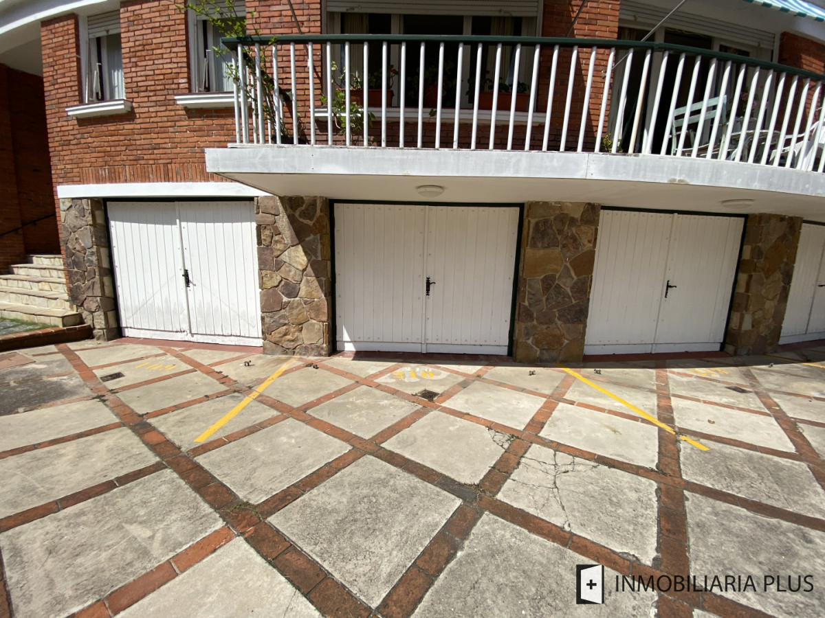 Apartamento ID.1410 - Alquiler de Apartamento de 3 Dormitorios 2 Garajes y 2 baños en la Península de Punta del Este