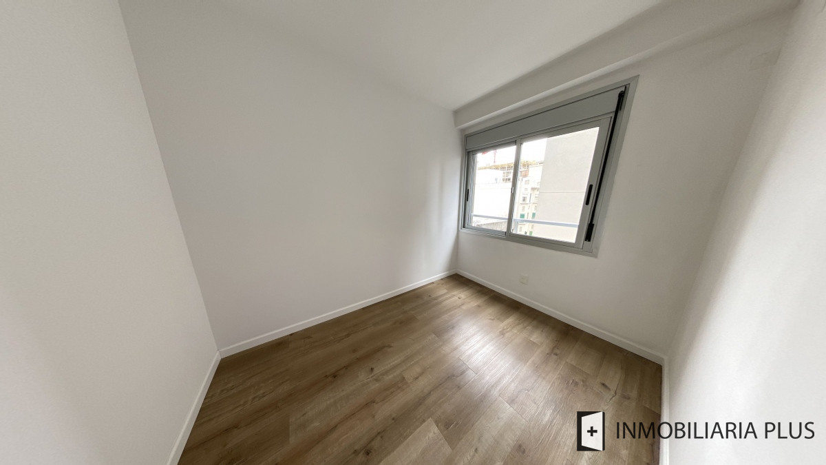 Apartamento ID.3 - Apartamento En Alquiler Sobre Av. 18, 2 Dormitorios Con Garaje En Cordón En Alquiler $31.000 Con Todos Los Servicios.