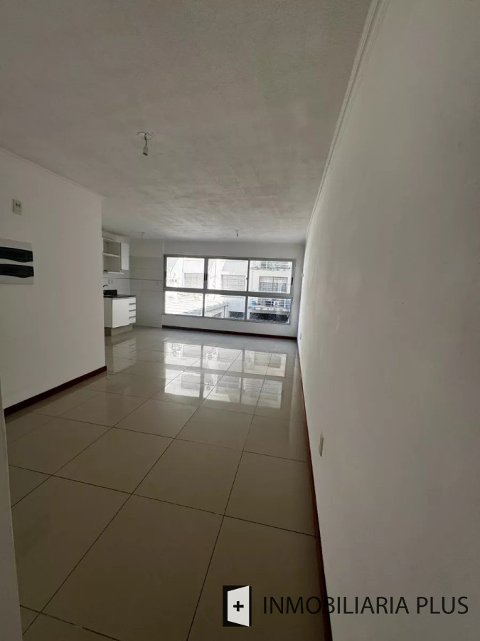Apartamento ID.1397 - Alquiler de apartamento de 1 dormitorio con patio en Buceo 70 m²