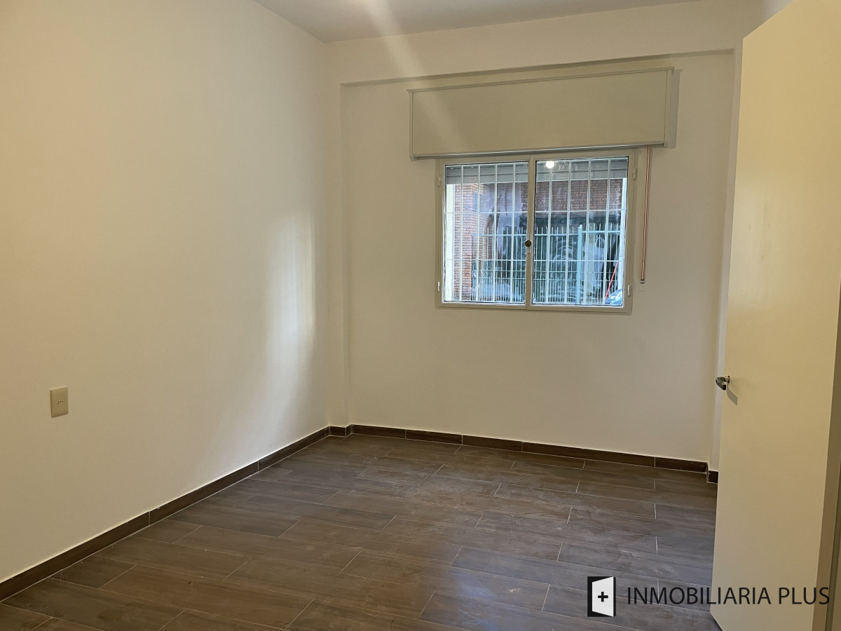 Apartamento ID.1343 - Alquiler de apartamento de 2 dormitorios reciclado en Brandzen y Paullie a 100 mts de 18 de Julio Montevideo