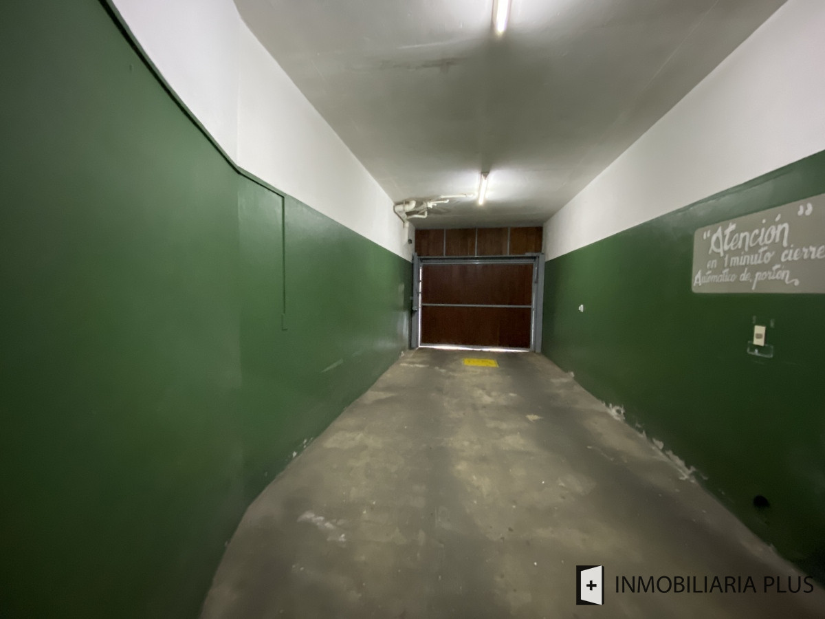 Apartamento ID.955 - Alquiler de Apartamento a pasos del puerto y la playa de Punta del Este con 2 dormitorios y piscina