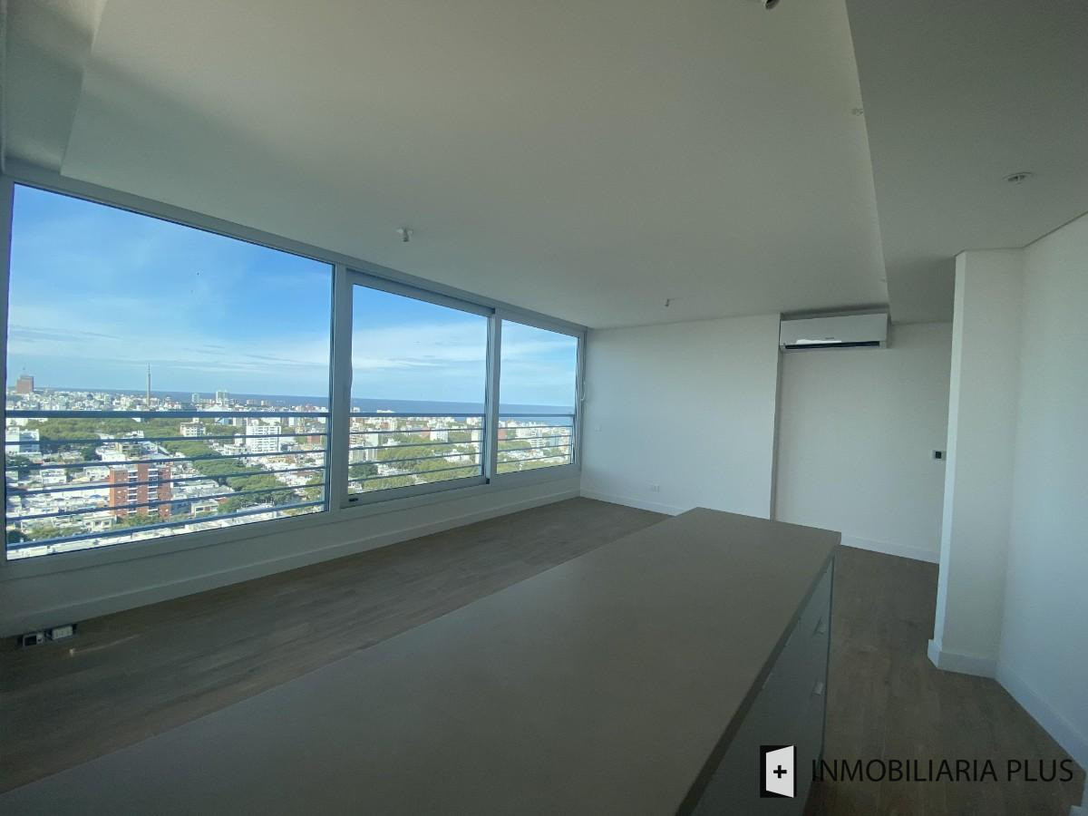Apartamento ID.1740 - Venta de Apartamento de 3 dormitorios en Pocitos con terraza y 2 garajes en Montevideo