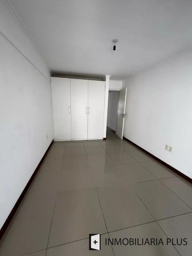 Apartamento ID.1397 - Alquiler de apartamento de 1 dormitorio con patio en Buceo 70 m²
