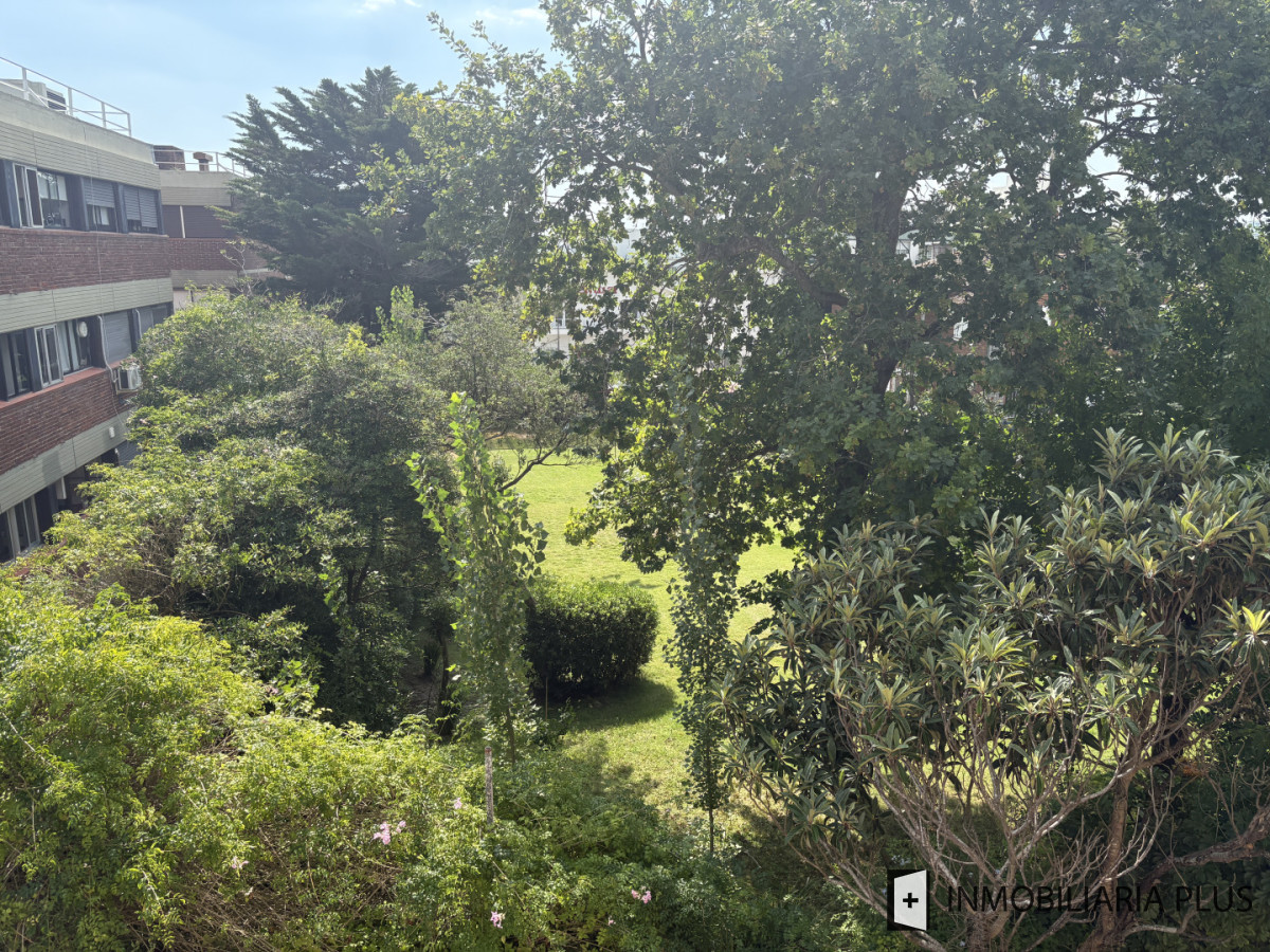 Apartamento ID.1410 - Alquiler de Apartamento de 3 Dormitorios 2 Garajes y 2 baños en la Península de Punta del Este