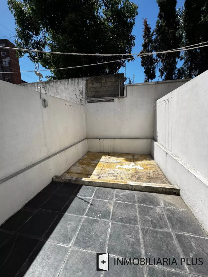 Apartamento ID.1397 - Alquiler de apartamento de 1 dormitorio con patio en Buceo 70 m²