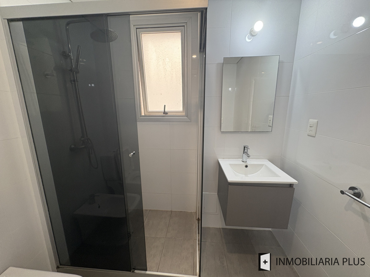 Apartamento ID.1494 - Alquiler de Apartamento de 1 Dormitorio con Garaje, Barbacoa, Solarium y más en Cordón a pasos de Av. 18 y la Intendencia de Montevideo