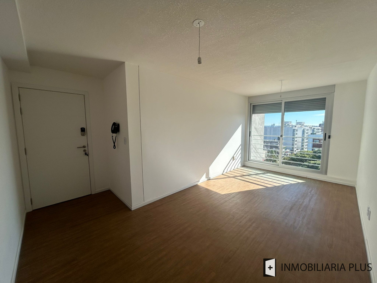 Apartamento ID.1454 - Alquiler de Apartamento de 2 Dormitorios en Tres Cruces Montevideo