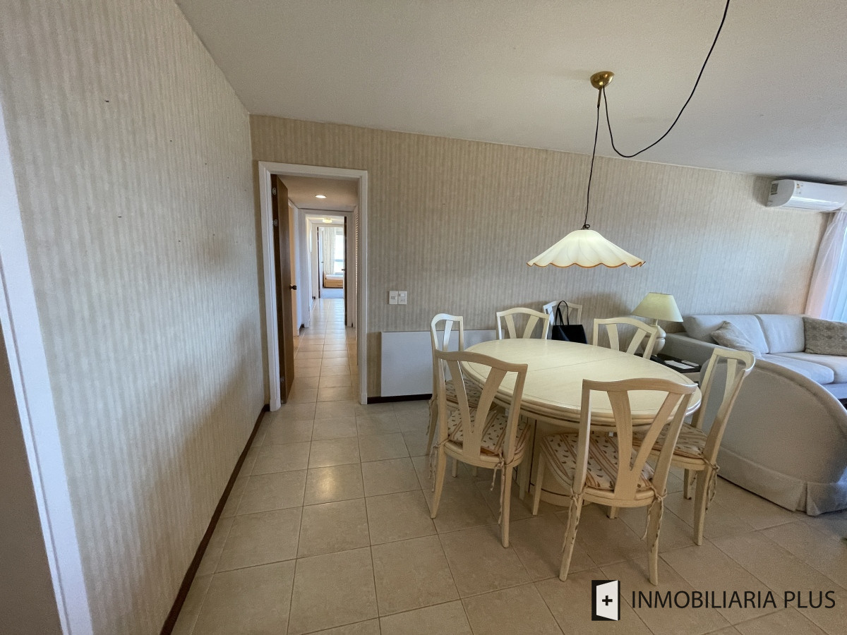 Apartamento ID.1314 - Alquiler de apartamento frente a la playa en Mansa con 4 Dormitorios, 4 Baños, con Parrillero, Gym, Juegos Infantiles, Garaje y más en Punta del Este