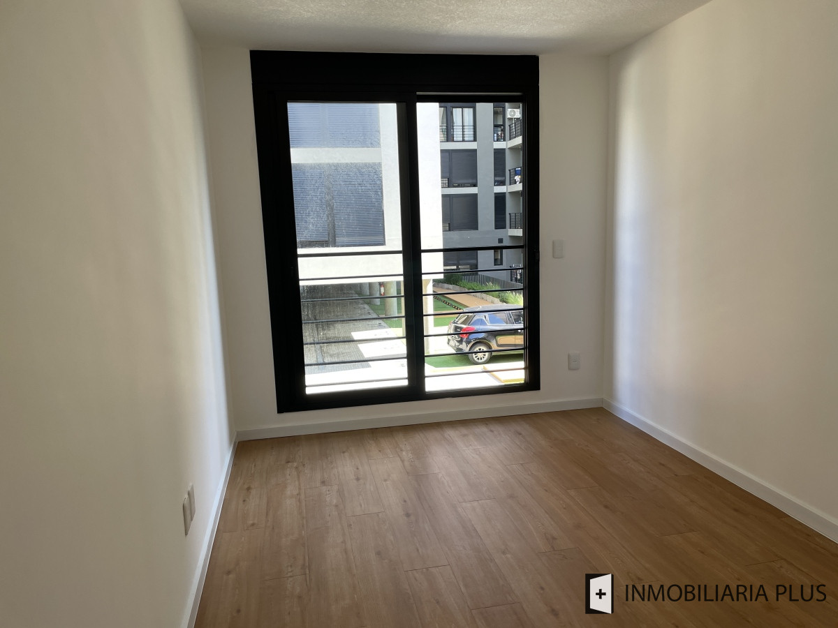Apartamento ID.1164 - Alquiler de Apartamento en Aguada de 2 Dormitorios al Frente en Montevideo
