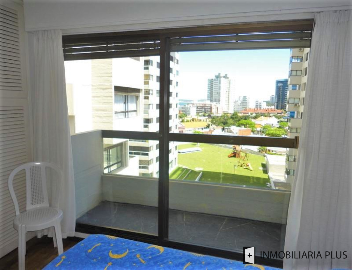 Apartamento ID.1026 - Apartamento en Venta de 3 Dormitorios frente al Mar y los dedos en la Península de Punta del Este