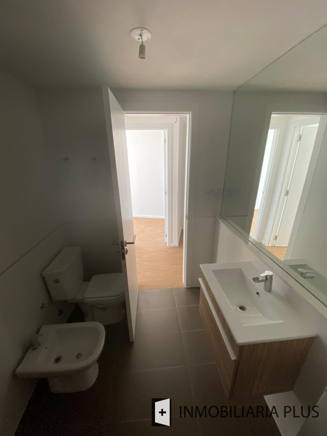 Apartamento ID.1464 - Alquiler de Apartamento de 2 Dormitorios en Tres Cruces a minutos de todo Montevideo