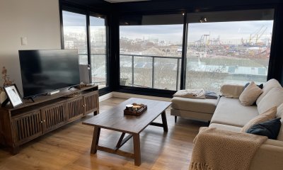 Venta de Apartamento de 2 dormitorios con Garaje, Barbacoa, Gym, en el Centro de Montevideo Frente a la Bahía del puerto