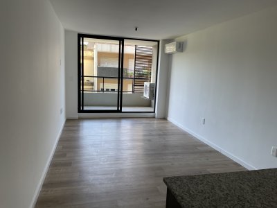  Apartamento en Alquiler de 2 Dormitorios en 3 Cruces con barbacoa, gym, play room y más