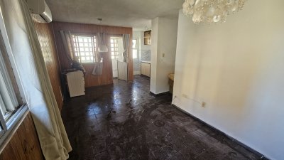  Alquiler de Apartamento de 2 Dormitorios en Buceo a pasos de la Rambla