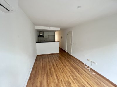  Apartamento en Venta de 1 Dormitorio con Barbacoa sobre Av. en Montevideo