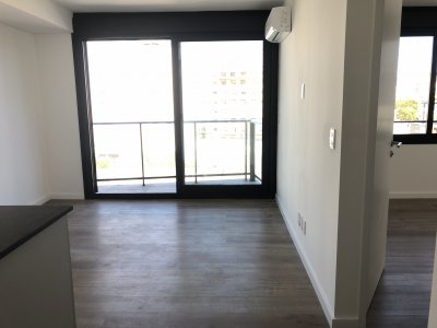  Venta de Apartamento De 1 Dormitorio En Alquiler En El Centro Con Todos Los Servicios Frente A La Bahía De Montevideo C806-1209P