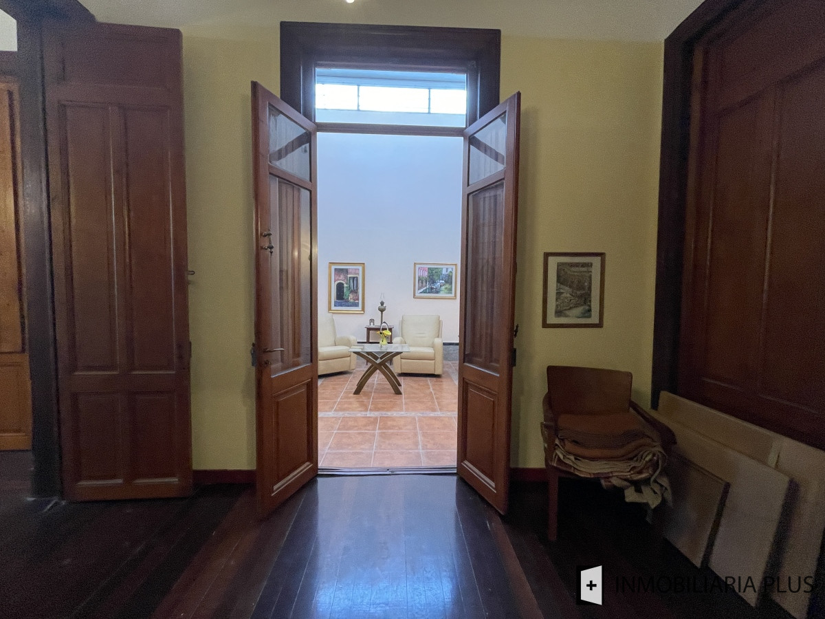 Casa ID.1275 - Casa en Venta de 200m2 con 4 Dormitorios 2 Baños Hogar, Parrillero, deposito y más en Aguada Montevideo