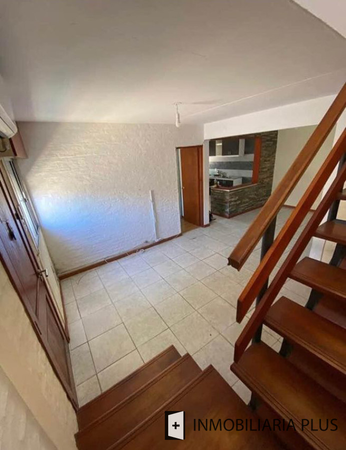 Casa ID.549 - Venta de Casa de 2 Pisos, 3 Dormitorios en el Prado con parrillero propio C956