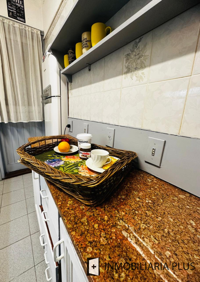 Casa ID.1384 - Alquiler de Casa con 3 Dormitorios, 2 Baños, barbacoa, garaje a pasos de playa mansa de Punta del Este 