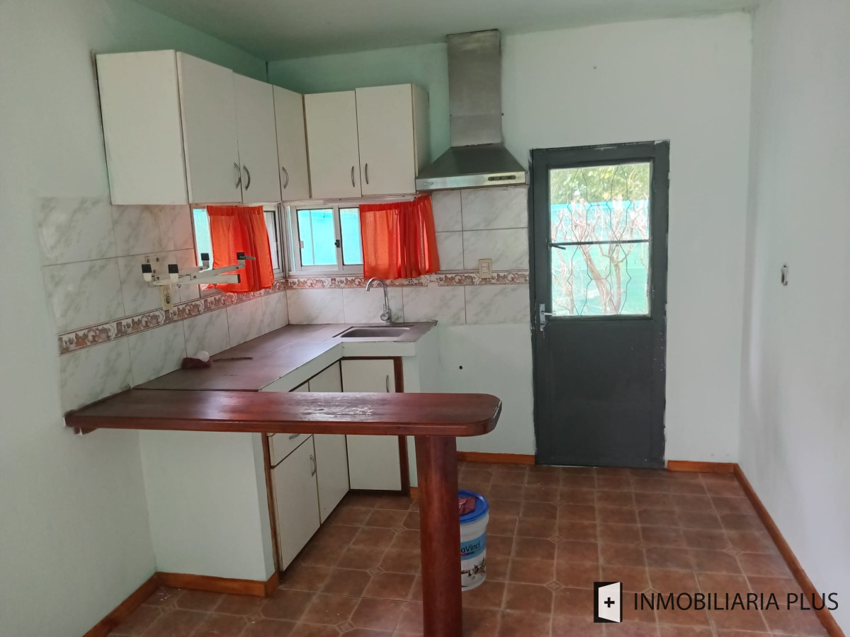 Casa ID.1151 - Alquiler de Casa de 2 Dormitorios con estufa a leña frente y fondo en Solymar sobre la interbalnearia