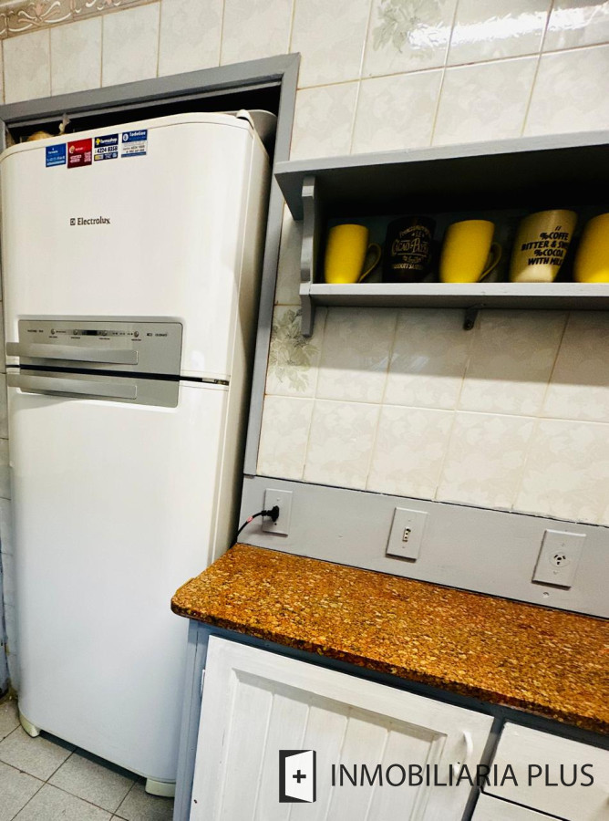 Casa ID.1384 - Alquiler de Casa con 3 Dormitorios, 2 Baños, barbacoa, garaje a pasos de playa mansa de Punta del Este 