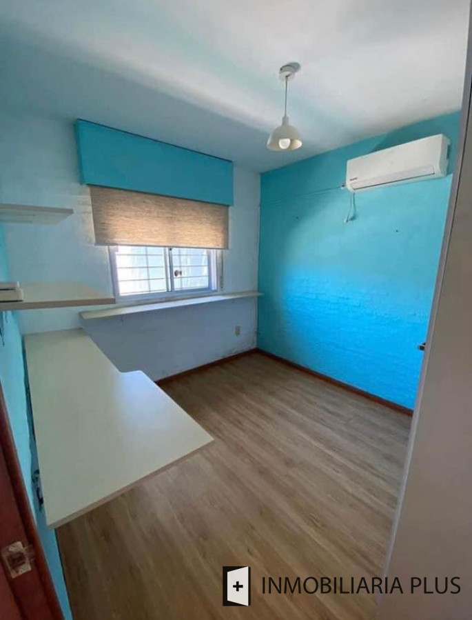 Casa ID.549 - Venta de Casa de 2 Pisos, 3 Dormitorios en el Prado con parrillero propio C956