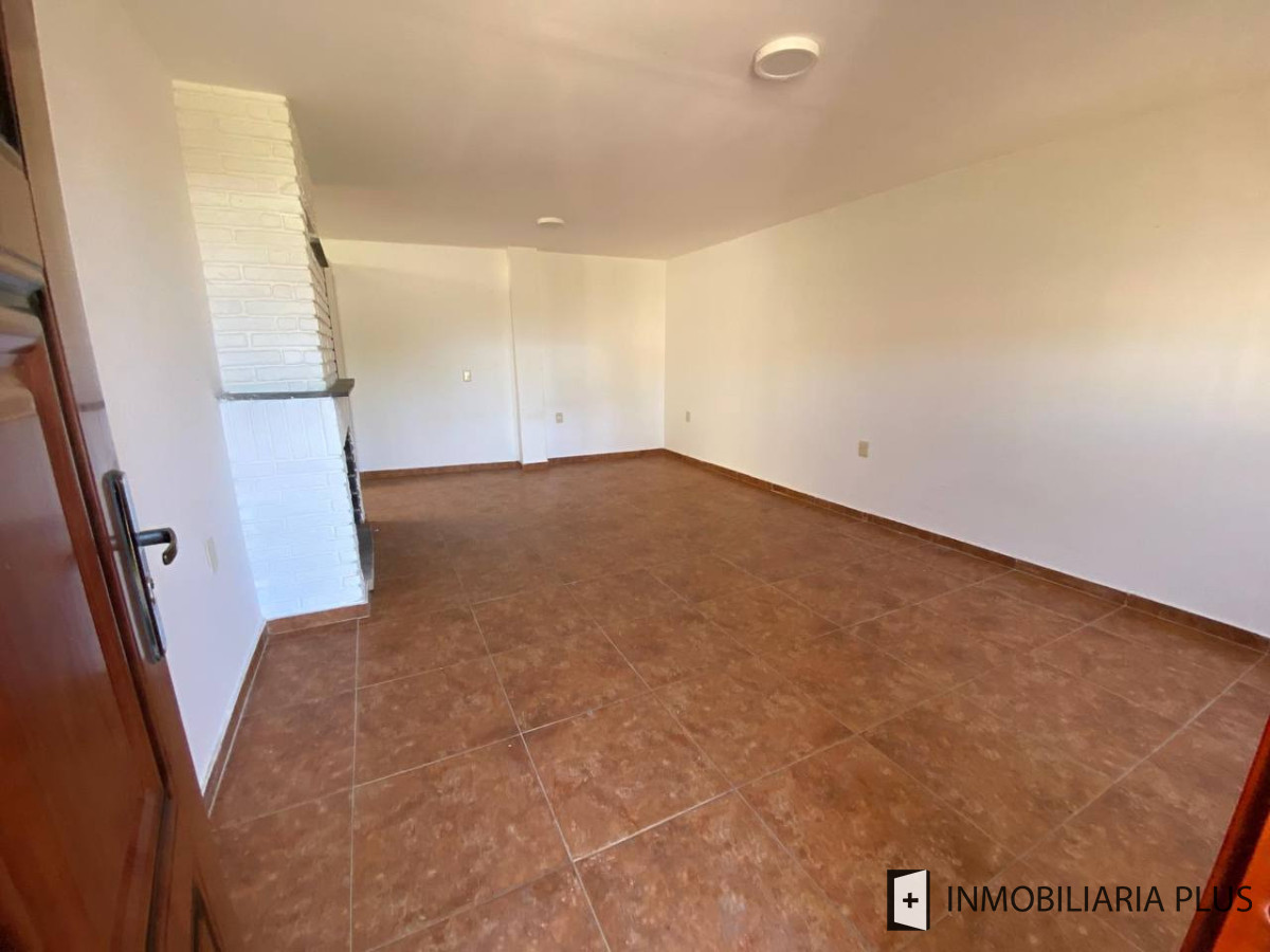 Casa ID.1508 - Alquiler de casa de 1 dormitorio con Cochera, estufa a leña y Jardín en Lomas de Solymar