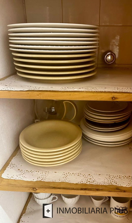 Casa ID.1384 - Alquiler de Casa con 3 Dormitorios, 2 Baños, barbacoa, garaje a pasos de playa mansa de Punta del Este 