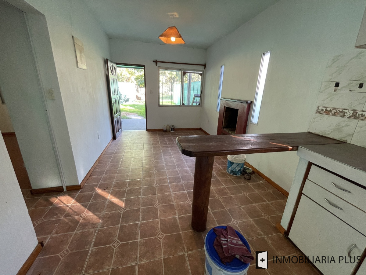 Casa ID.1151 - Alquiler de Casa de 2 Dormitorios con estufa a leña frente y fondo en Solymar sobre la interbalnearia