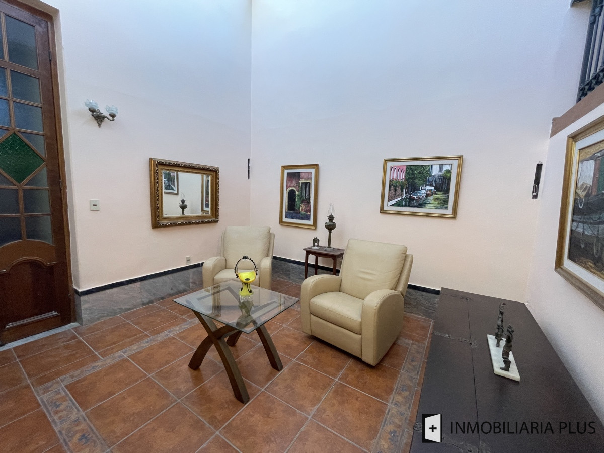 Casa ID.1275 - Casa en Venta de 200m2 con 4 Dormitorios 2 Baños Hogar, Parrillero, deposito y más en Aguada Montevideo