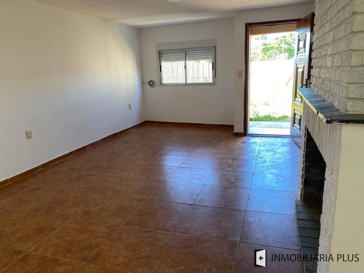 Casa ID.1508 - Alquiler de casa de 1 dormitorio con Cochera, estufa a leña y Jardín en Lomas de Solymar