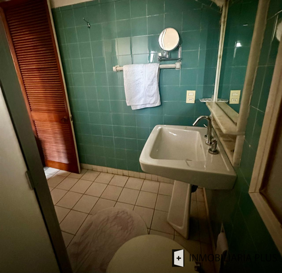 Casa ID.1384 - Alquiler de Casa con 3 Dormitorios, 2 Baños, barbacoa, garaje a pasos de playa mansa de Punta del Este 