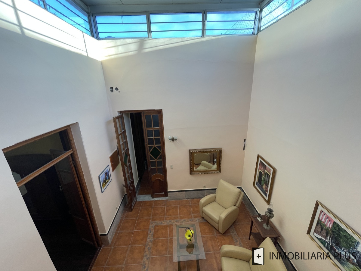 Casa ID.1275 - Casa en Venta de 200m2 con 4 Dormitorios 2 Baños Hogar, Parrillero, deposito y más en Aguada Montevideo