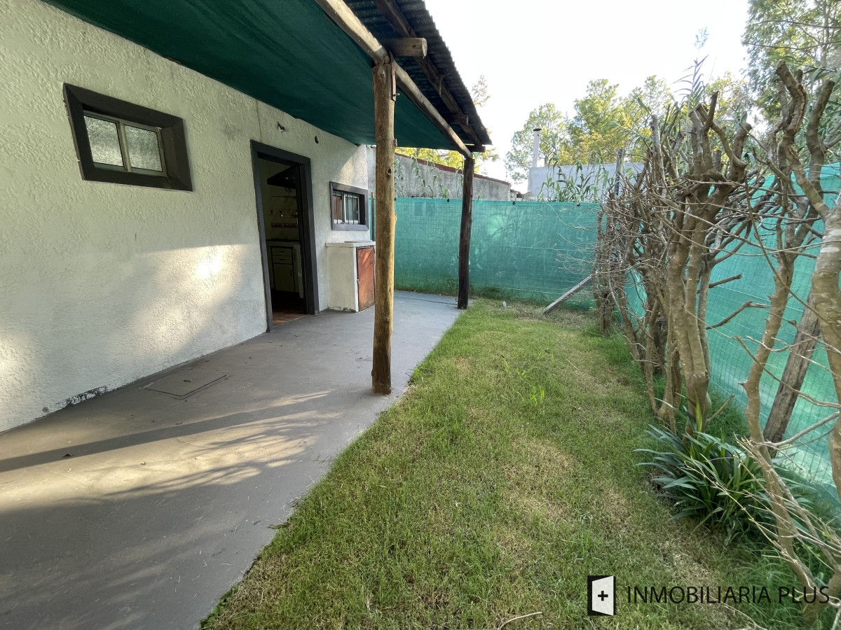 Casa ID.1151 - Alquiler de Casa de 2 Dormitorios con estufa a leña frente y fondo en Solymar sobre la interbalnearia