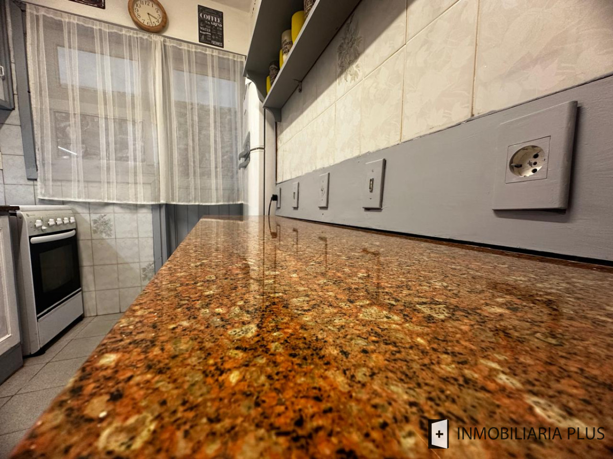 Casa ID.1384 - Alquiler de Casa con 3 Dormitorios, 2 Baños, barbacoa, garaje a pasos de playa mansa de Punta del Este 