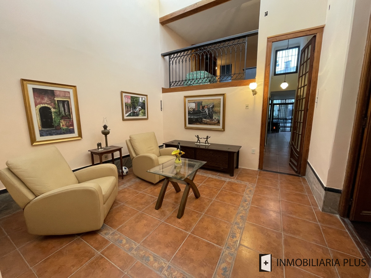 Casa ID.1275 - Casa en Venta de 200m2 con 4 Dormitorios 2 Baños Hogar, Parrillero, deposito y más en Aguada Montevideo