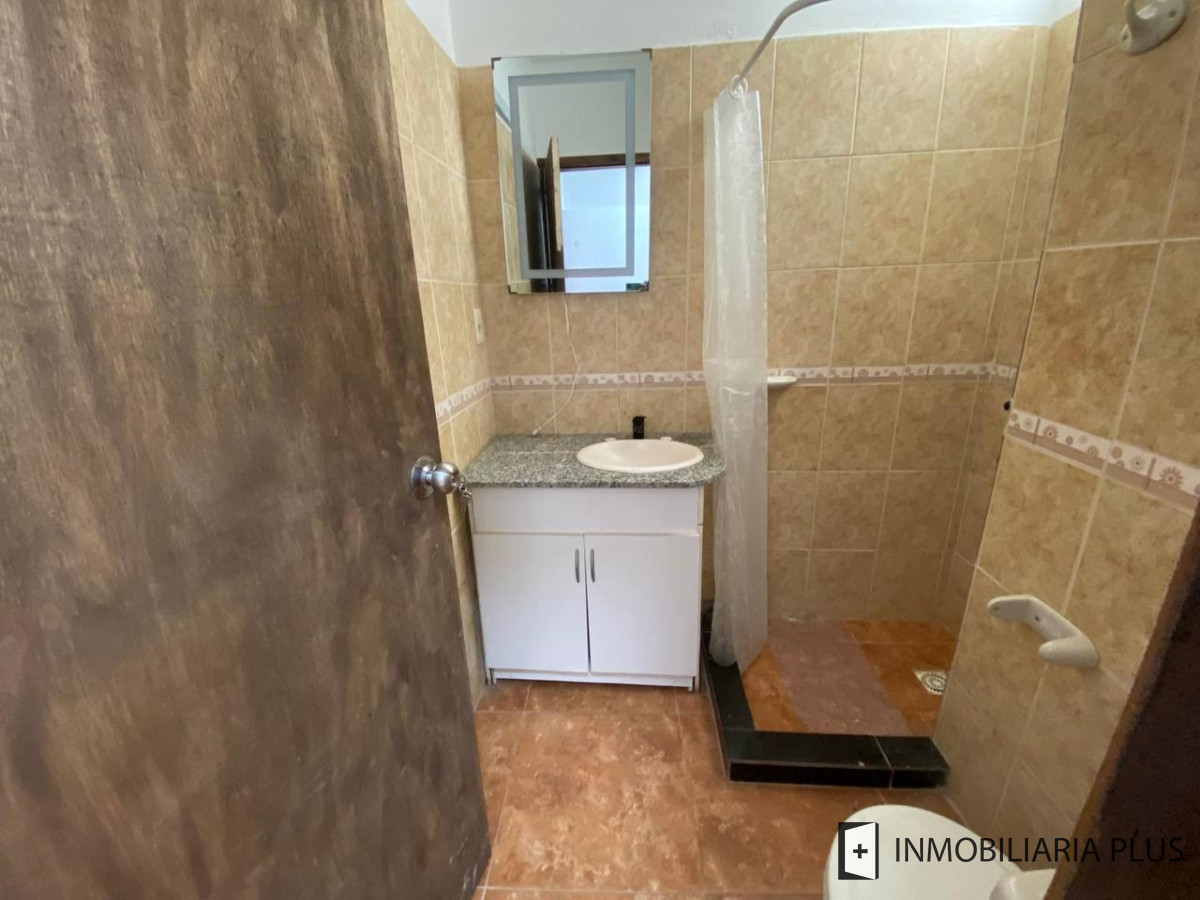 Casa ID.1508 - Alquiler de casa de 1 dormitorio con Cochera, estufa a leña y Jardín en Lomas de Solymar