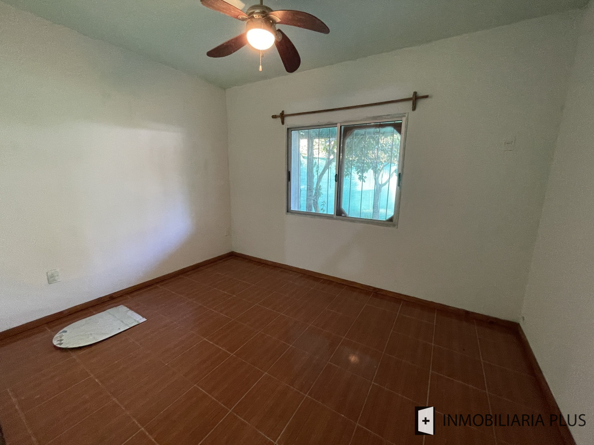 Casa ID.1151 - Alquiler de Casa de 2 Dormitorios con estufa a leña frente y fondo en Solymar sobre la interbalnearia