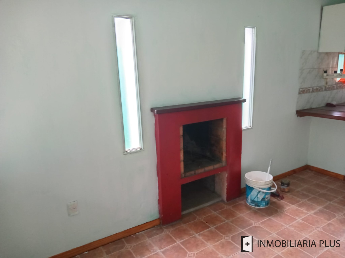 Casa ID.1151 - Alquiler de Casa de 2 Dormitorios con estufa a leña frente y fondo en Solymar sobre la interbalnearia