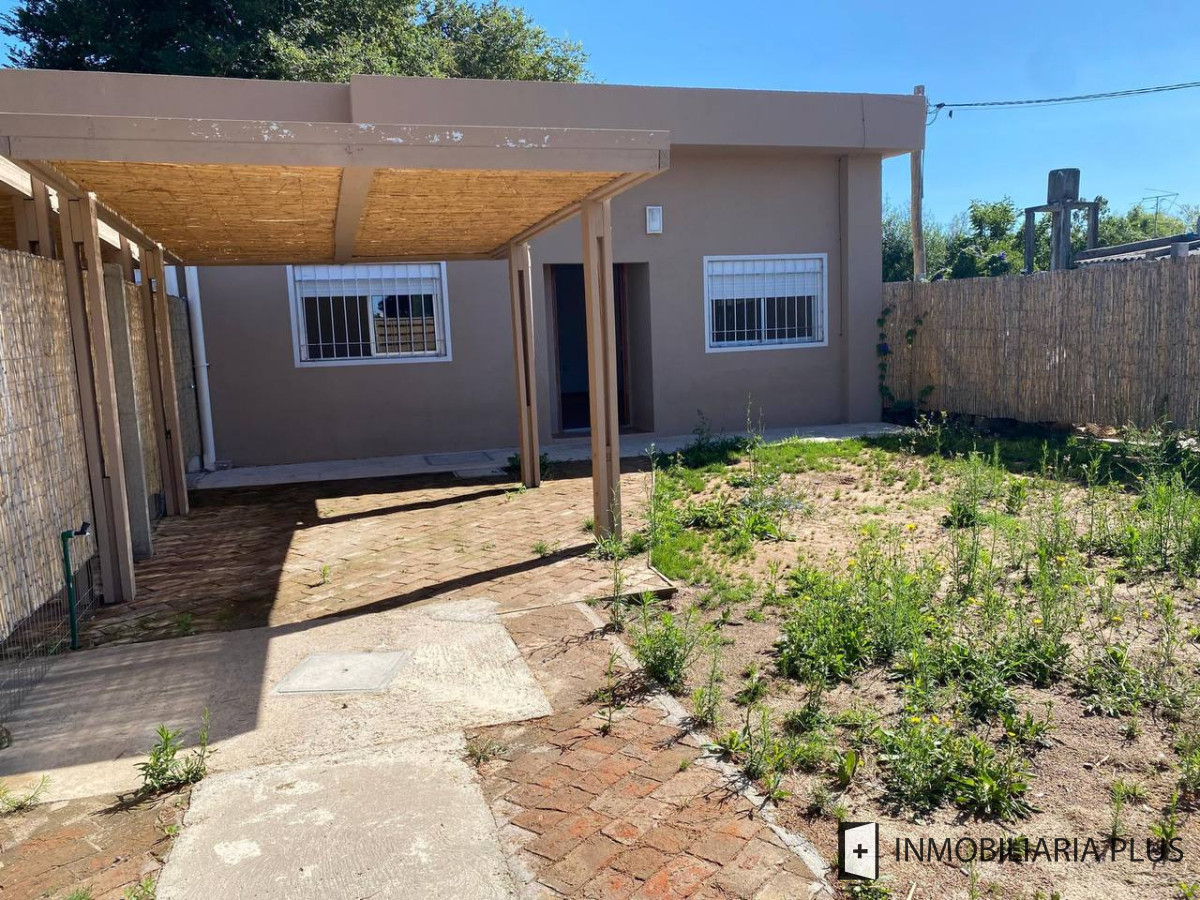 Casa ID.1508 - Alquiler de casa de 1 dormitorio con Cochera, estufa a leña y Jardín en Lomas de Solymar