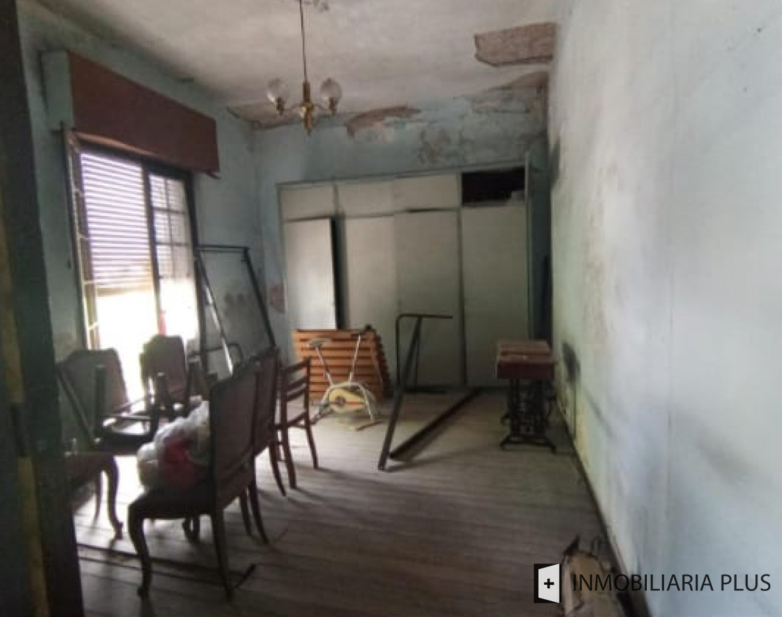 Casa ID.1163 - Casa en Venta para reciclar en La Blanqueada con 3 Dormitorios 1 baño Parrillero y más
