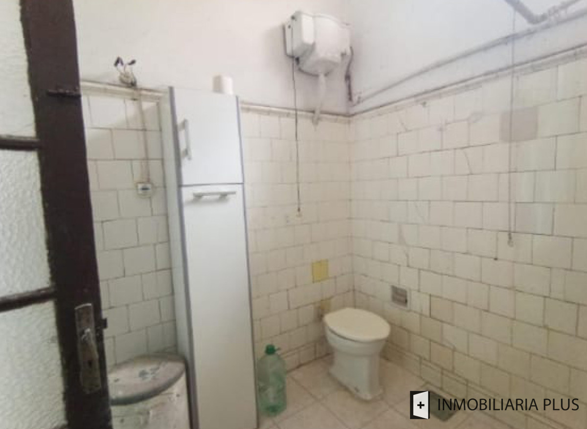 Casa ID.1163 - Casa en Venta para reciclar en La Blanqueada con 3 Dormitorios 1 baño Parrillero y más