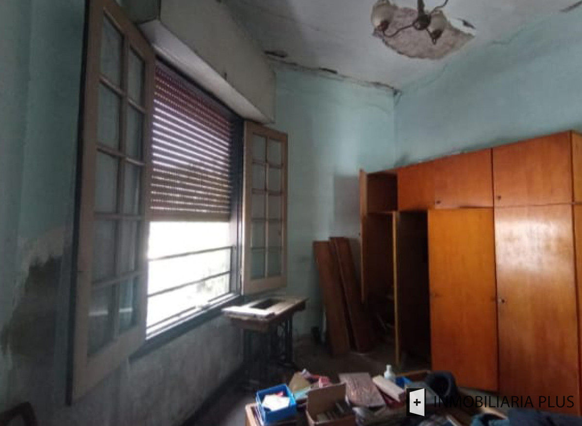 Casa ID.1163 - Casa en Venta para reciclar en La Blanqueada con 3 Dormitorios 1 baño Parrillero y más