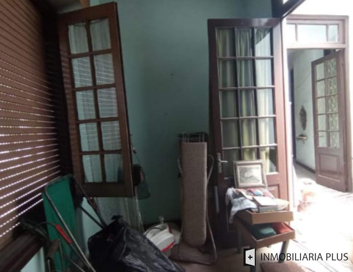 Casa ID.1163 - Casa en Venta para reciclar en La Blanqueada con 3 Dormitorios 1 baño Parrillero y más
