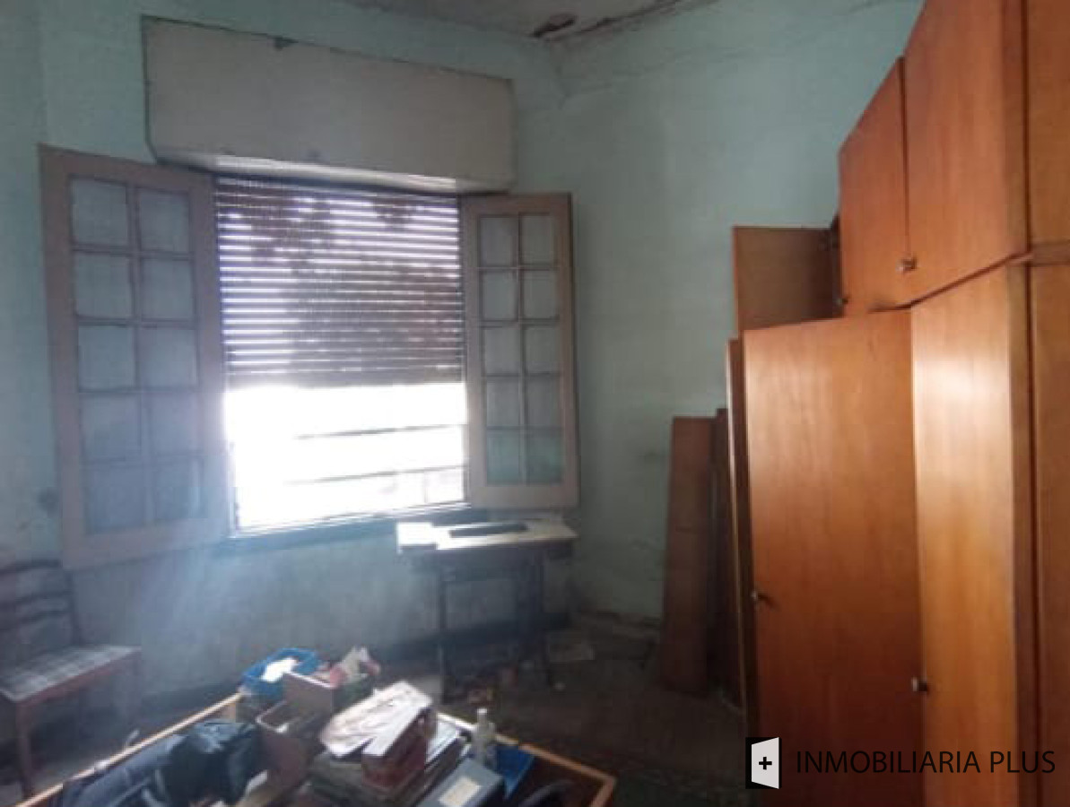 Casa ID.1163 - Casa en Venta para reciclar en La Blanqueada con 3 Dormitorios 1 baño Parrillero y más