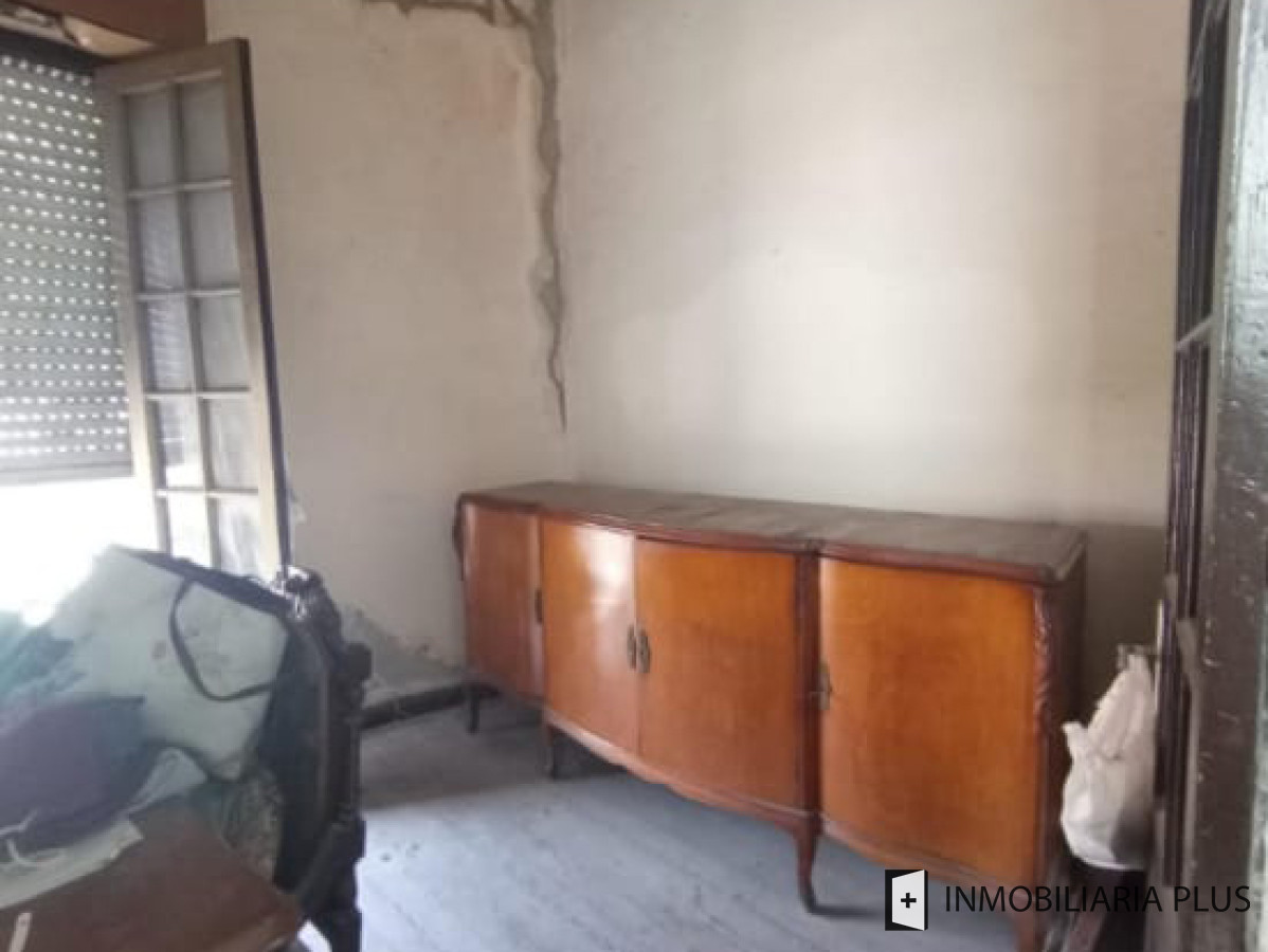 Casa ID.1163 - Casa en Venta para reciclar en La Blanqueada con 3 Dormitorios 1 baño Parrillero y más