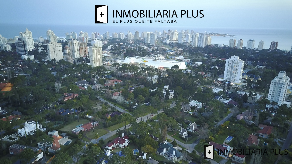 Terreno ID.456 - Venta de TERRENO listo para construir 728 m2 en Jardines de Córdoba Punta del Este Maldonado