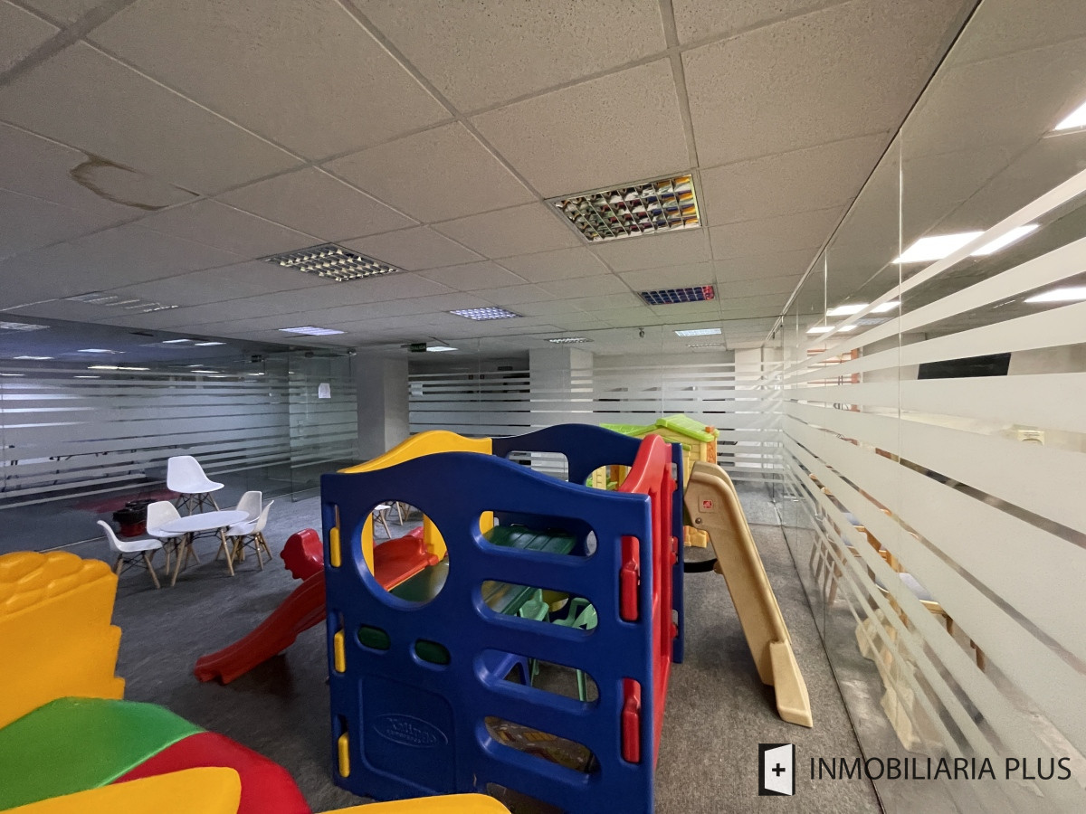 Apartamento ID.1314 - Alquiler de apartamento frente a la playa en Mansa con 4 Dormitorios, 4 Baños, con Parrillero, Gym, Juegos Infantiles, Garaje y más en Punta del Este
