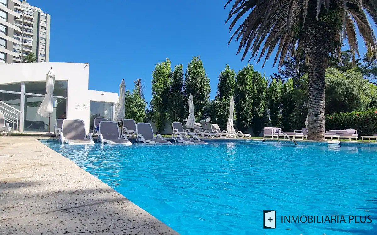 Apartamento ID.1027 - Alquiler de apartamento con piscinas, saunas, en Punta del Este entre los 2 Shopping a 2 minutos de la playa